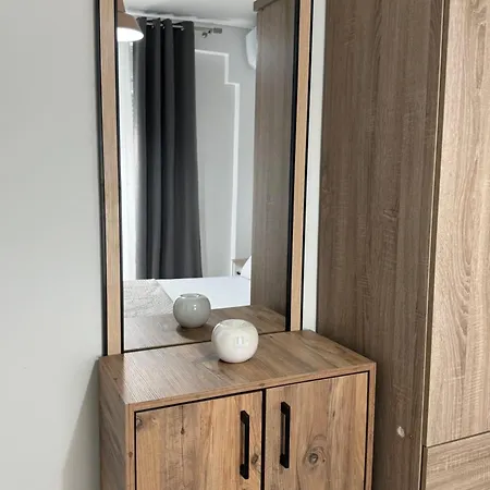 Azoti Apartment